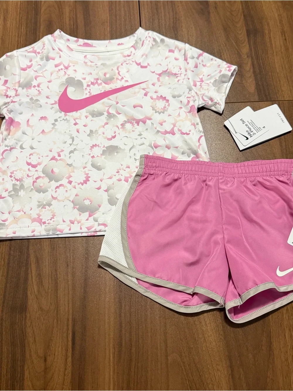 Nike Girls 2 Piece Matching Outfit Set Size 4 Shorts Set NWT